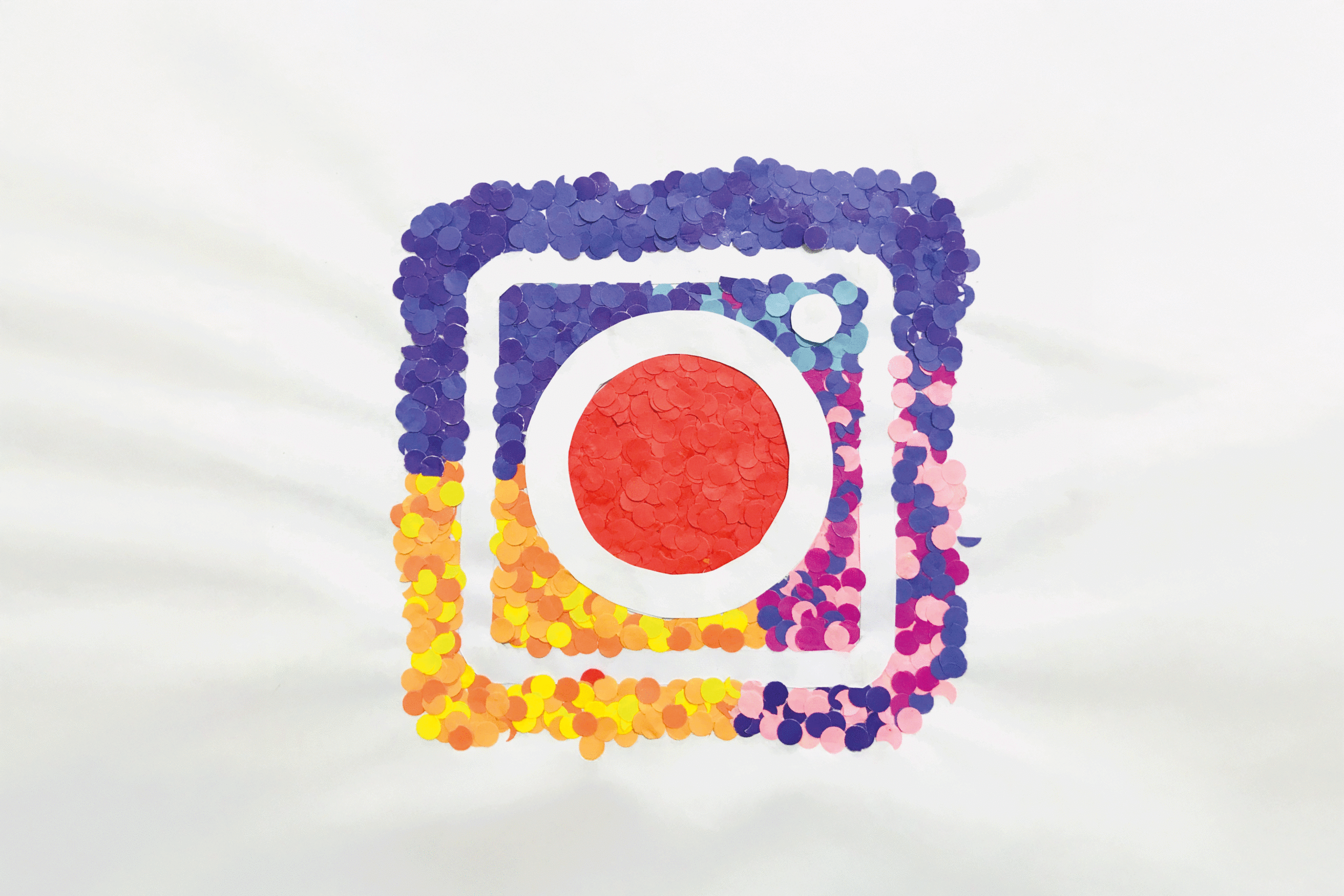 Bookstagrammer teilt auf Instagram Bücher, Rezensionen & kreative Leseeindrücke.